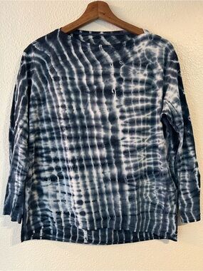 lululemon athletica Women's Long Sleeve Tie-Dye Tee in Navy and White